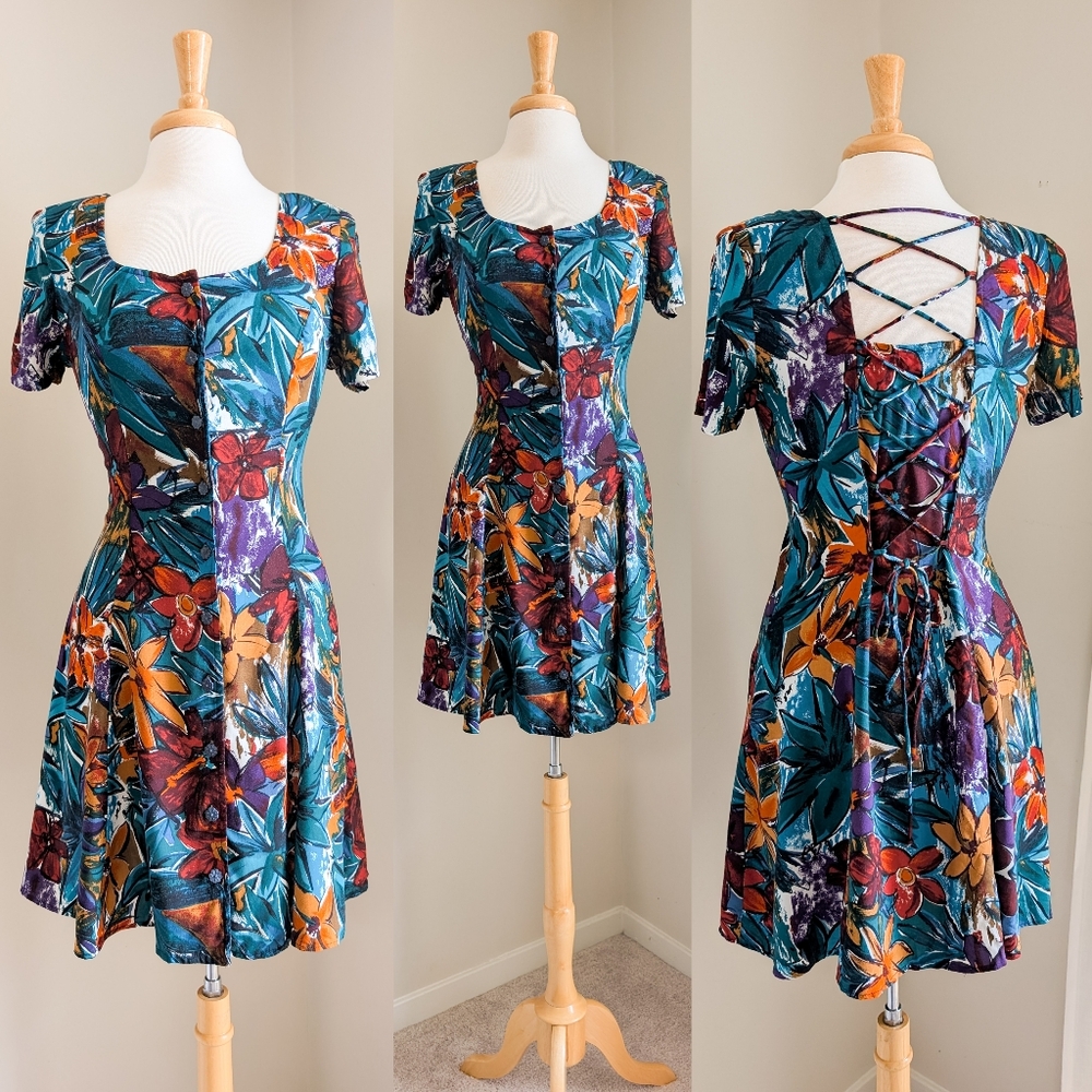 Vintage Floral Short Sleeve 90s Flirty Fit & Flare Mini Dress with Lace-Up Back